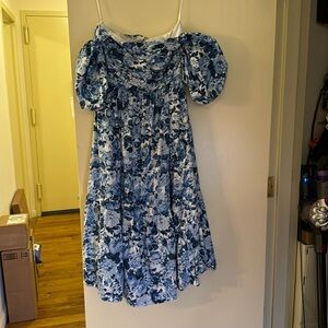 Abercrombie & Fitch off shoulder dress